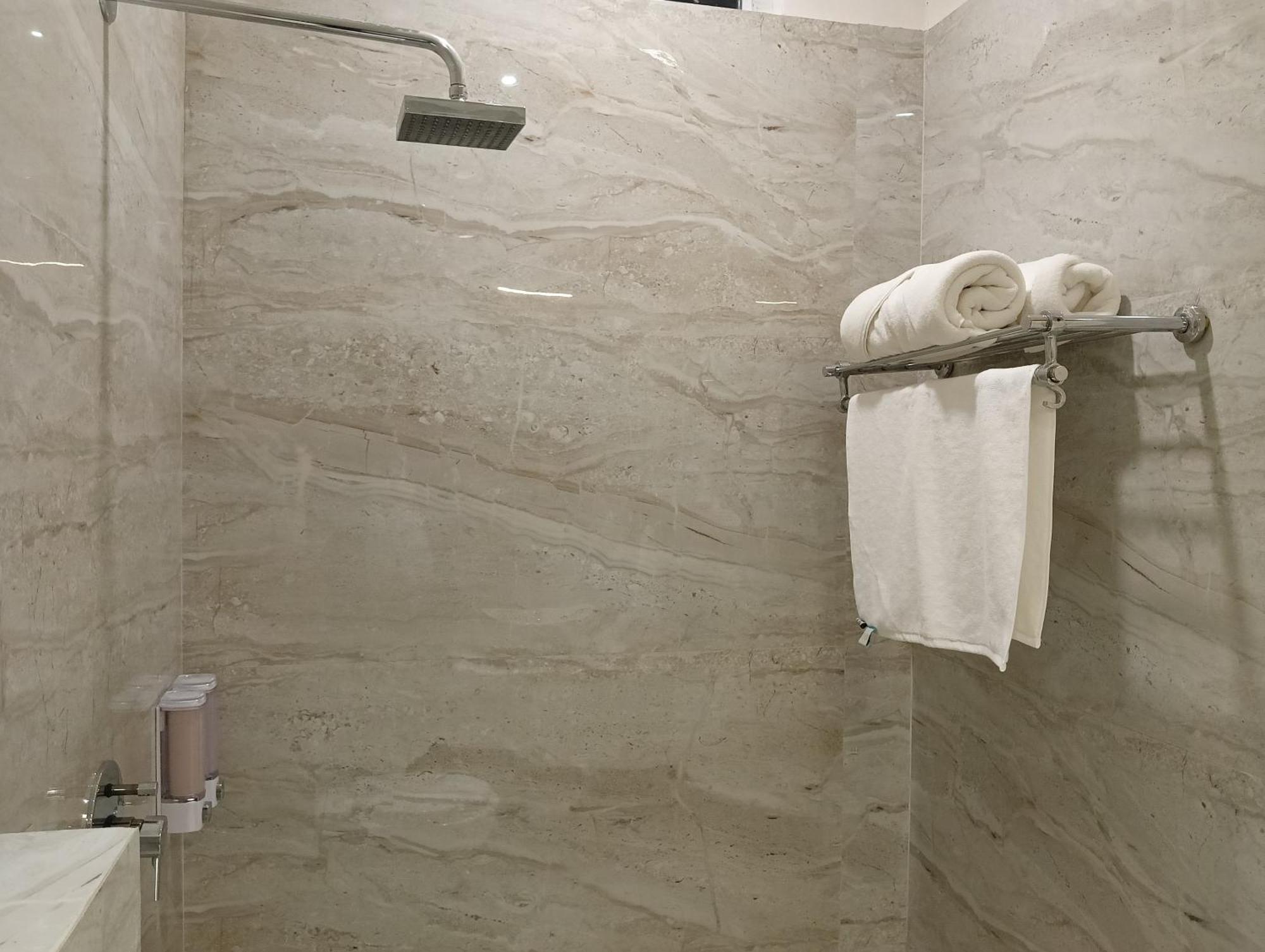 ג'אבלפור Bk Castles Hotel מראה חיצוני תמונה