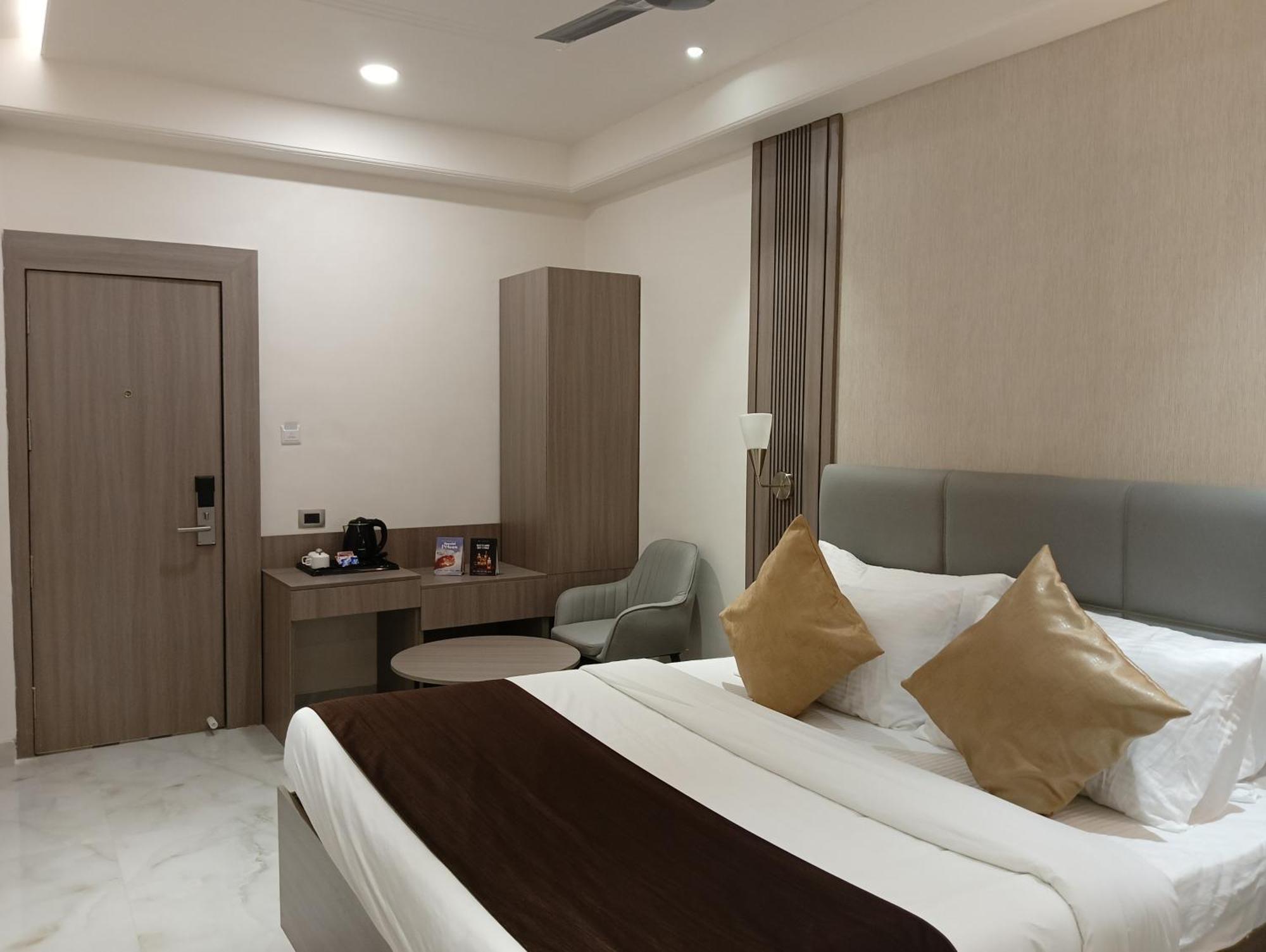 ג'אבלפור Bk Castles Hotel מראה חיצוני תמונה