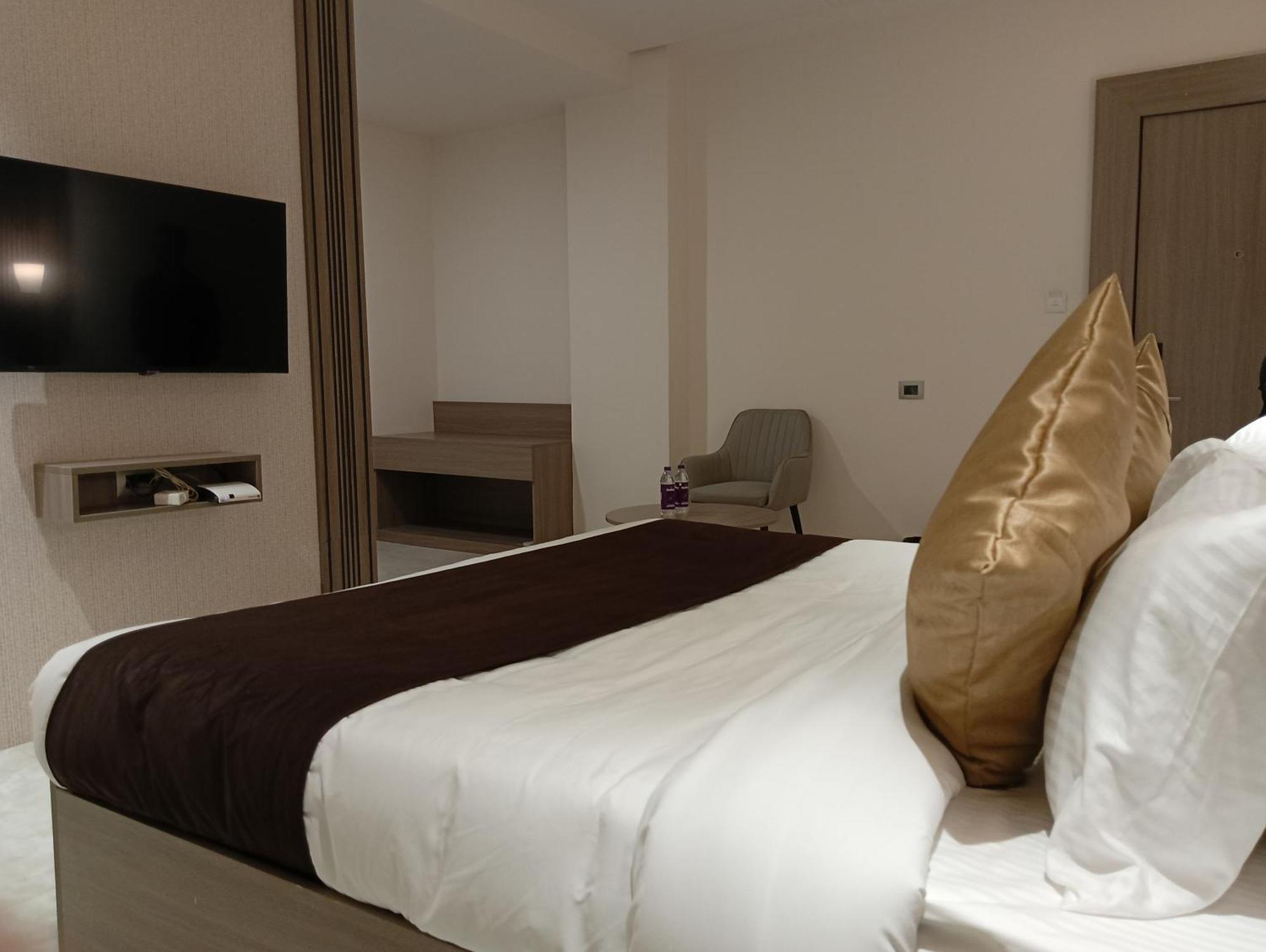 ג'אבלפור Bk Castles Hotel מראה חיצוני תמונה