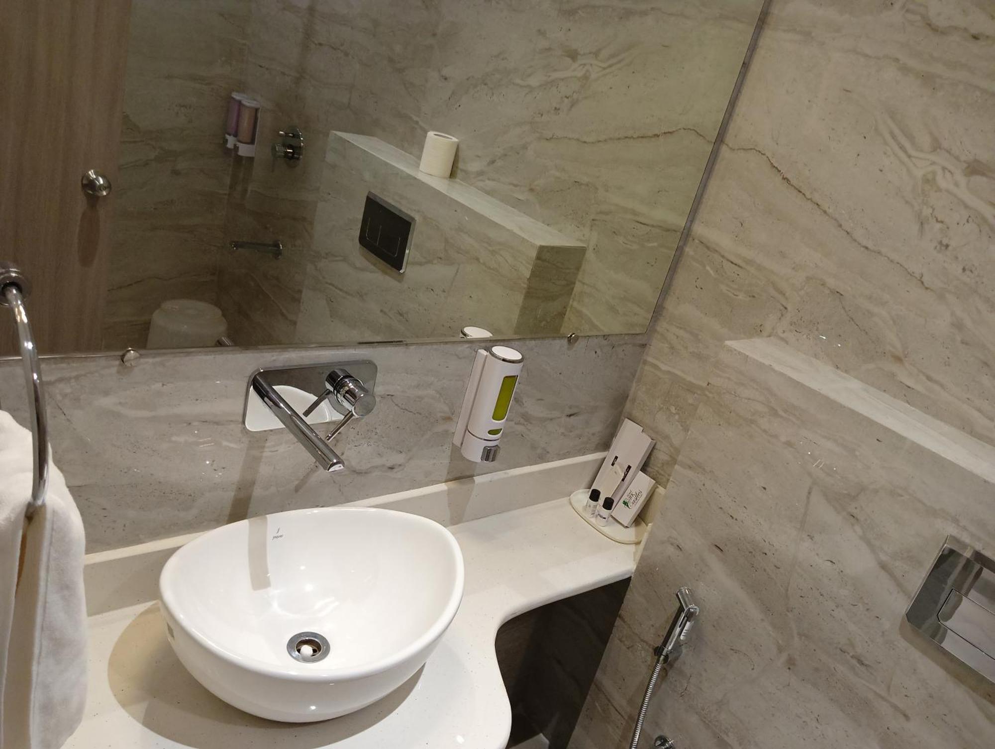 ג'אבלפור Bk Castles Hotel מראה חיצוני תמונה