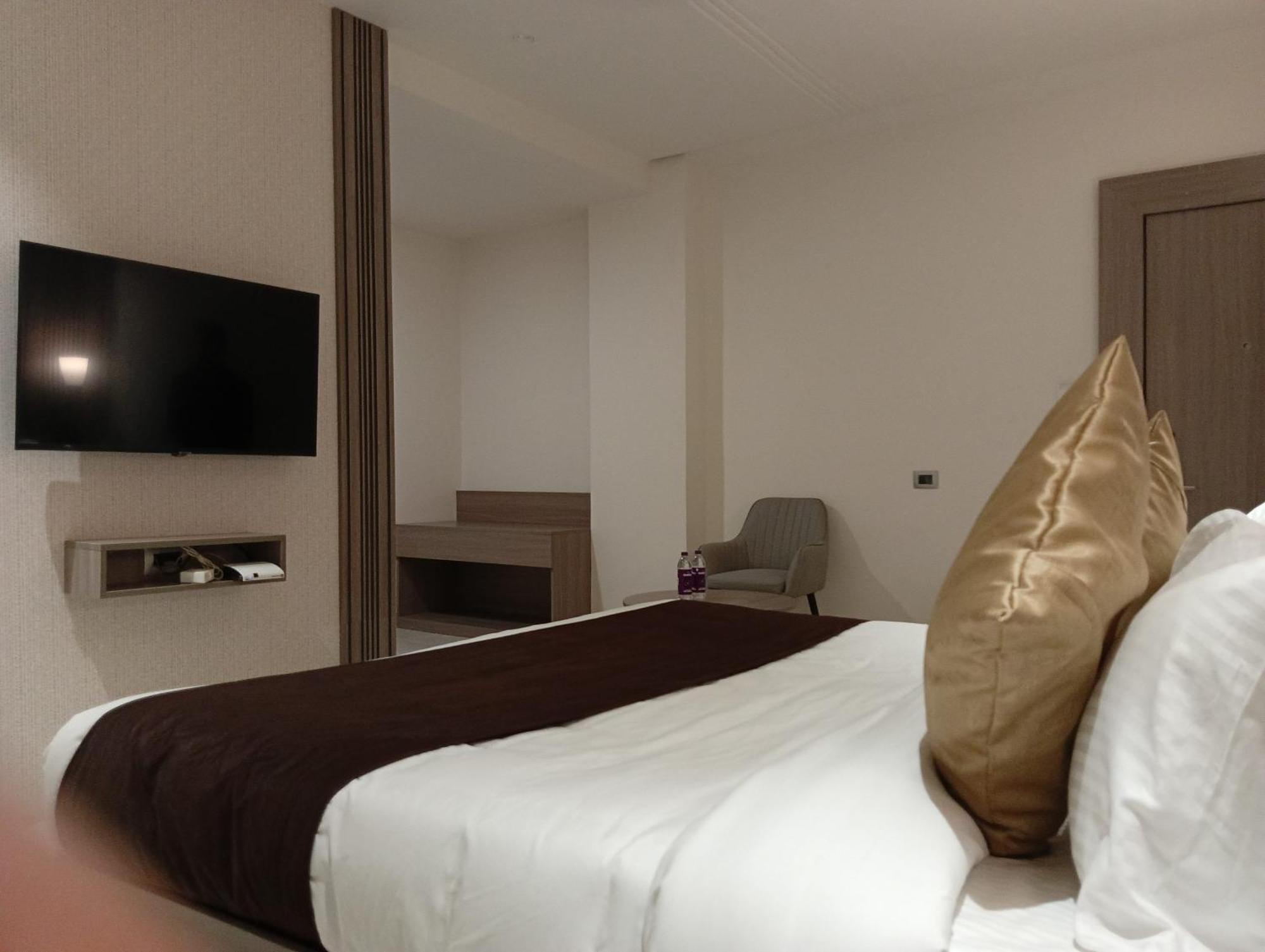 ג'אבלפור Bk Castles Hotel מראה חיצוני תמונה